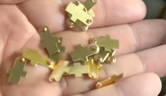 Produção em massa de estampagens de contato de prata